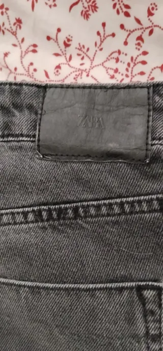 Vaqueros Zara negro con tachuelas