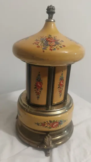 Carillon portasigarette decorato