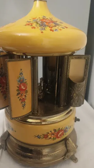 Carillon portasigarette decorato