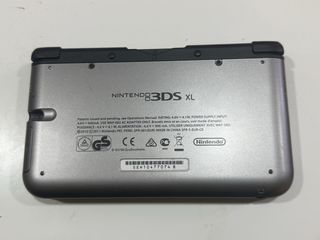 Consola Nintendo 3DS XL Plata + 3 Juegos