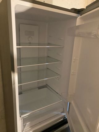 Nevera combi gris ,, No me se las medidas es nueva