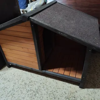 Caseta para perros madera y teja