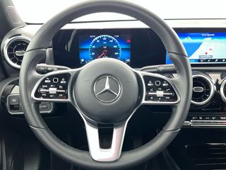 Mercedes-Benz Clase A 180 100 kW (136 CV)