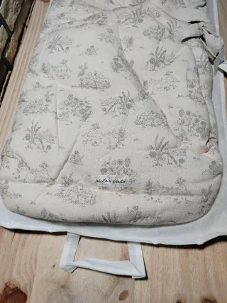 Saco Pasito a Pasito Capucha Toile de Jouy Cream