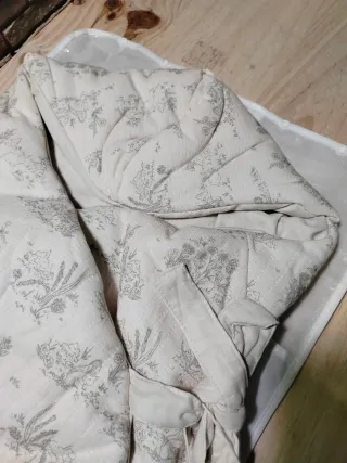 Saco Pasito a Pasito Capucha Toile de Jouy Cream