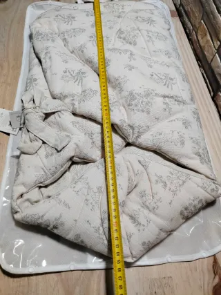 Saco Pasito a Pasito Capucha Toile de Jouy Cream