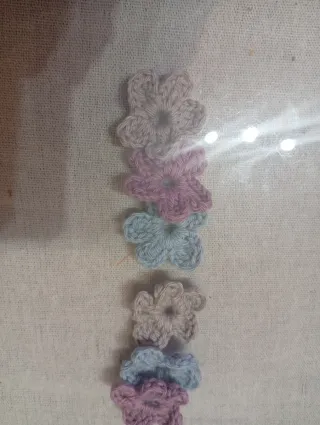 Flores de crochet para ojal de camisas