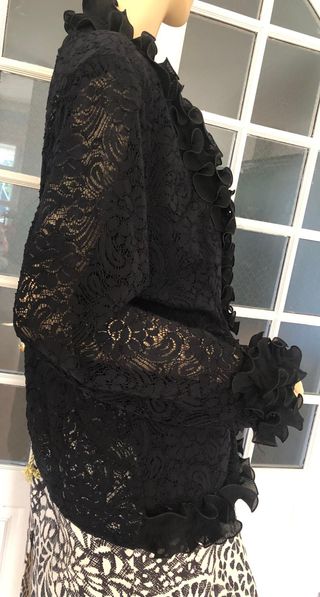 Chaqueta encaje volantes T44-46