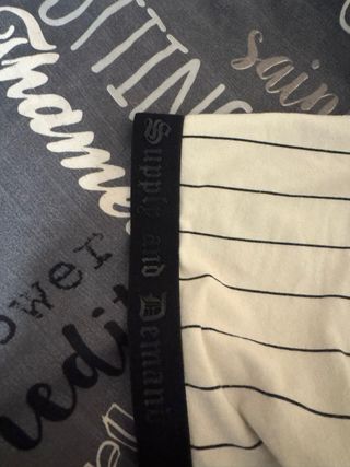 Camiseta Supply & Demand Rayas