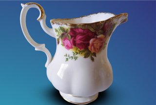 Tu y Yo + lechera y azucarero Royal Albert Rosas
