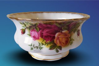 Tu y Yo + lechera y azucarero Royal Albert Rosas