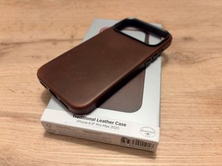 Funda Nomad Traditional Leather iPhone 17 Pro Max