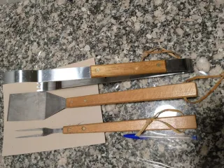 Set accessori per barbecue in legno e metallo