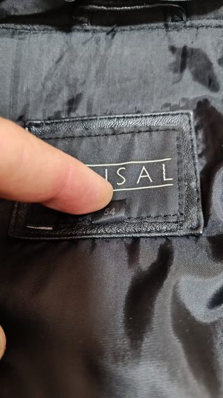 Chaqueta de piel negra