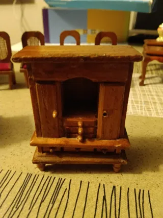 Muebles casa de muñecas madera