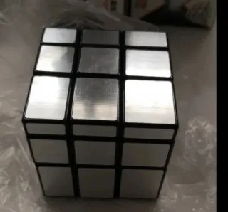 Cubo Rubik 3x3. Plateado.