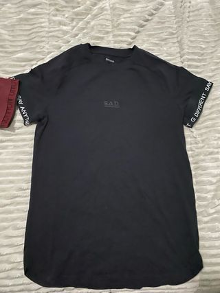 Lote 3 Camisetas, dos del Bershka y otra Pull & Be