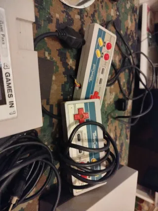 Consola NES con juegos y mandos