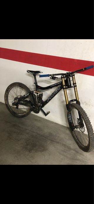 Pivot DH Bicicleta Montaña