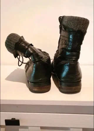 Botas de piel negras
