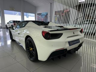 Ferrari 488 Spider DCT