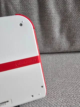 Nintendo 2DS Bianco Completa Scatola Caricatore