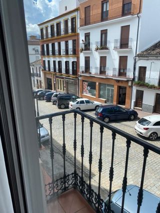 Se alquila piso en RONDA (Malaga)