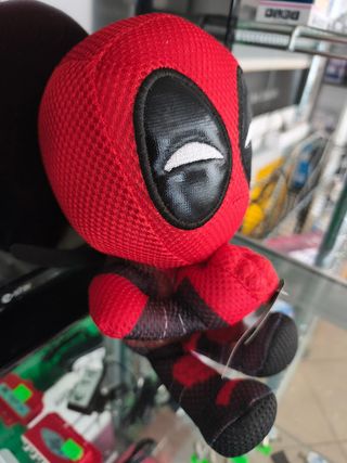 Peluche Deadpool Marvel 30cm