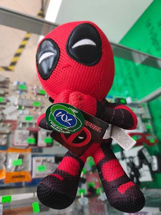Peluche Deadpool Marvel 30cm