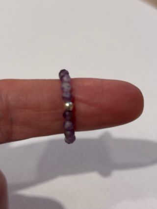 Anillo elástico amatista natural