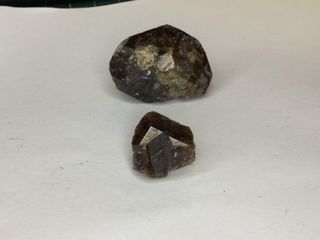 Minerali Vesubianita