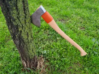 Hacha Pino Reacondicionada