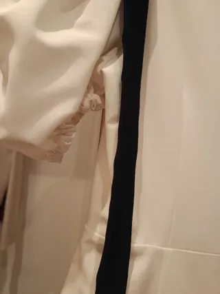 Vestido Coosy blanco midi mangas abullonadas