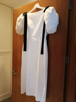 Vestido Coosy blanco midi mangas abullonadas