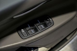 Jaguar XE   2.0I 147kW RWD Prestige Auto