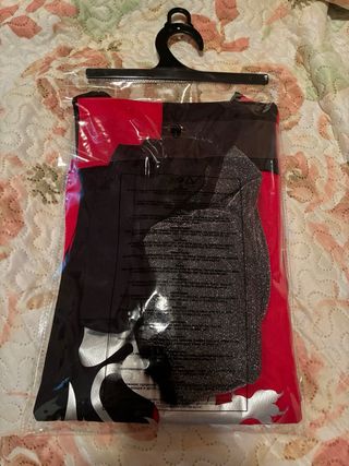 Disfraz medieval caballero rojo y negro