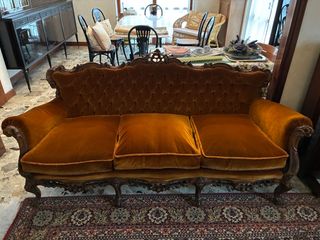 Divano vintage velluto ocra stile Luigi