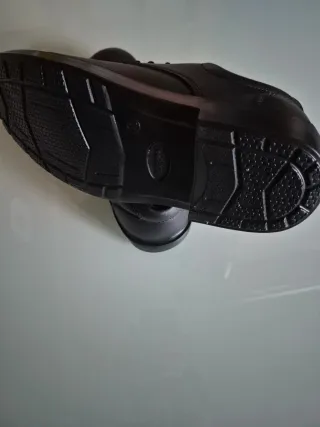 Zapatos SKARPPA cordones negros talla 40