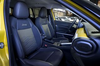 Jeep Avenger   BEV 115kW 156CV Summit