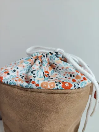 Bolso bombonera marrón y multicolor