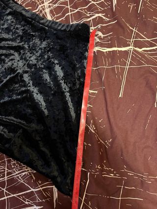 Falda negra de terciopelo