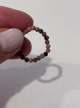 Anillo elástico rodonita natural