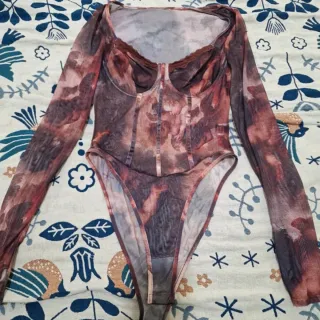 Body sexy de malla con estampado