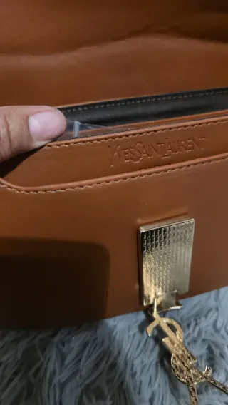 Bolso Saint Laurent Negro Dorado