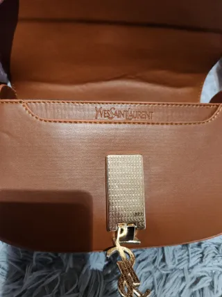 Bolso Saint Laurent Negro Dorado