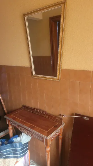 Mesa recibidor y espejo madera y cristal