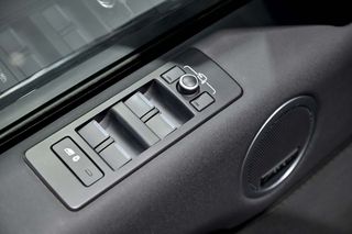 Land-Rover Discovery   2.0 I4 TD4 132kW 180CV HSE Auto