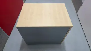 Cajonera de oficina de madera y metal