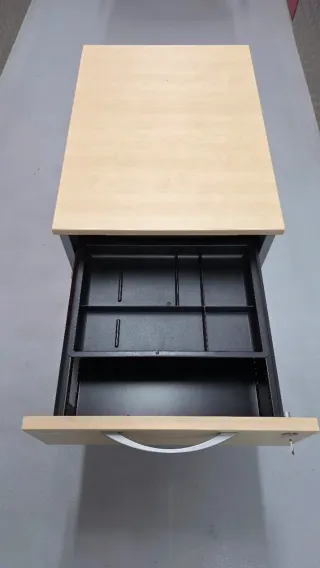 Cajonera de oficina de madera y metal