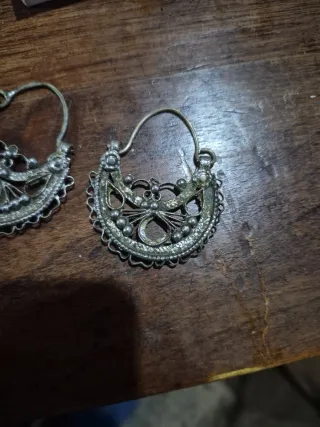 Pendientes regionales de plata